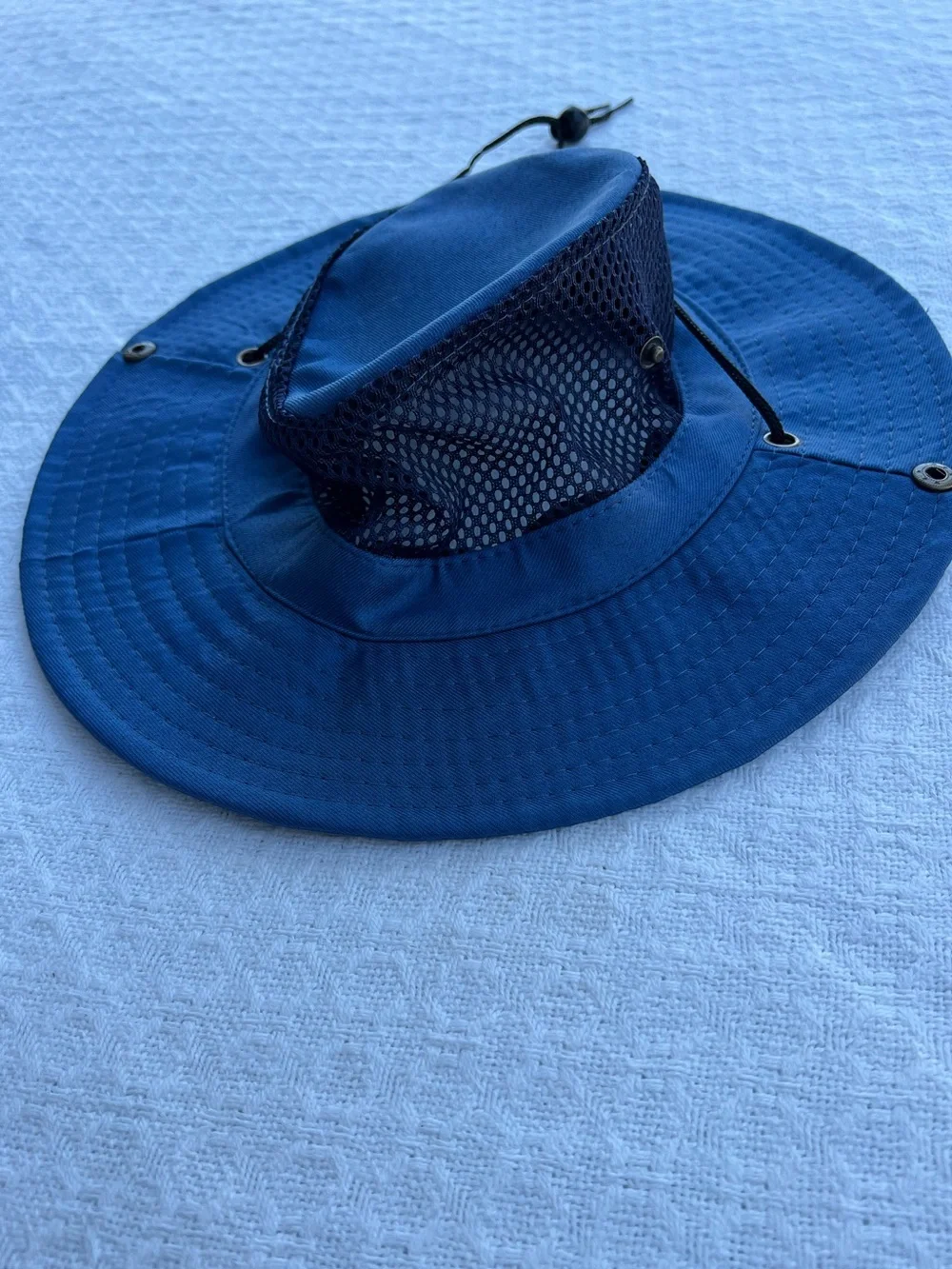 BOONI MESH BREATHABLE SUN HAT with CHIN  CORD